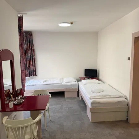 Reduta - Economy Ostello Lučenec